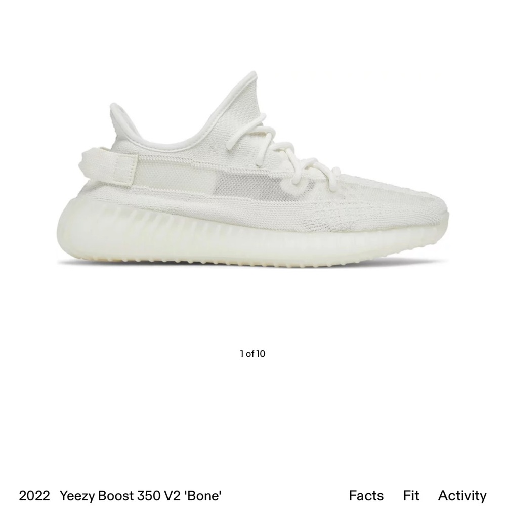 2022
Yeezy Boost 350 V2 'Bone NWT